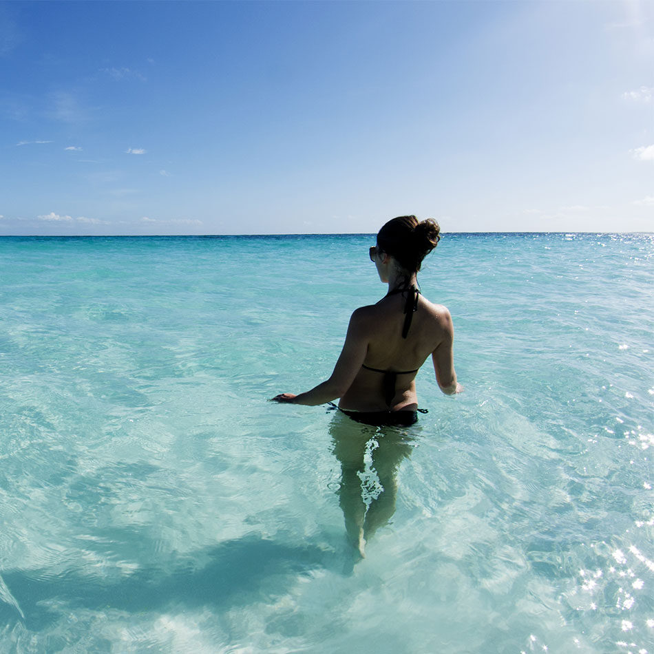 Clear blue ocean in Aruba